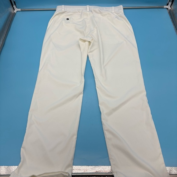 Under Armour Men's White Golf Pants 
Size 36 x 32” - Picture 3 of 4